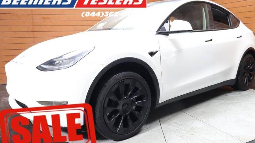 TESLA MODEL Y 2022 7SAYGDEE8NF398032 image